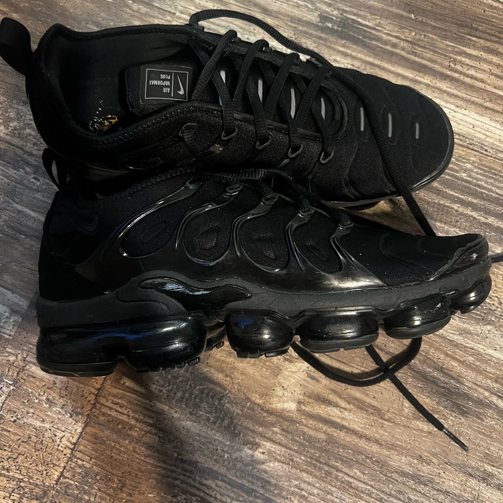 Nike Black VaporMax Plus Glossy-Trim Sneakers